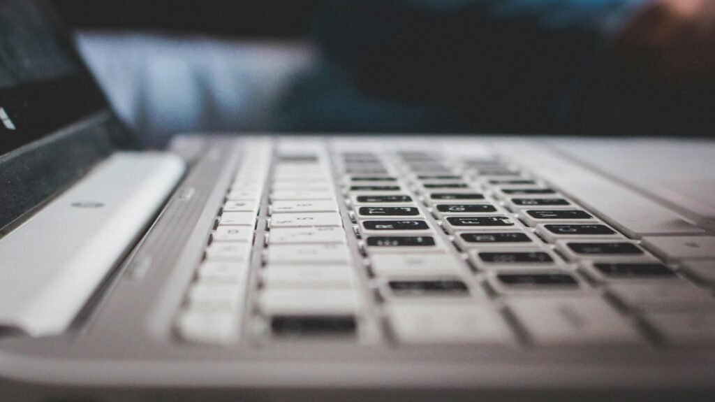 Envíos a Parresía Online.